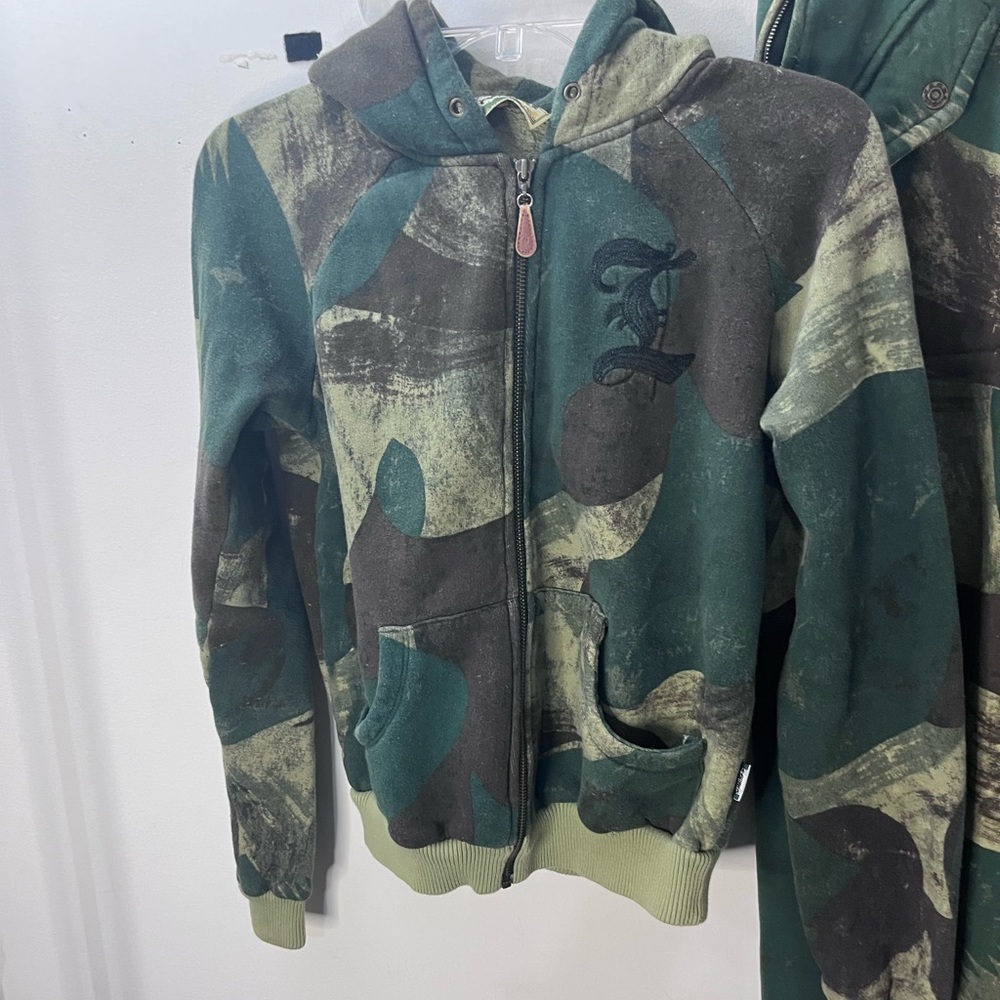 ✨🆕BNWOT!RARE!L.A.M.B. Camo Print Hoodie w/ Gold L! Size L!❤️💛💚